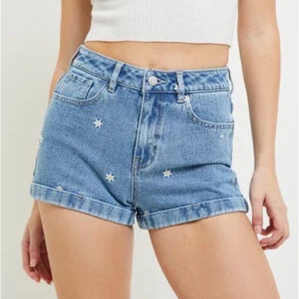 PacSun Embroidered Daisy Denim Mom Shorts In Light-wash